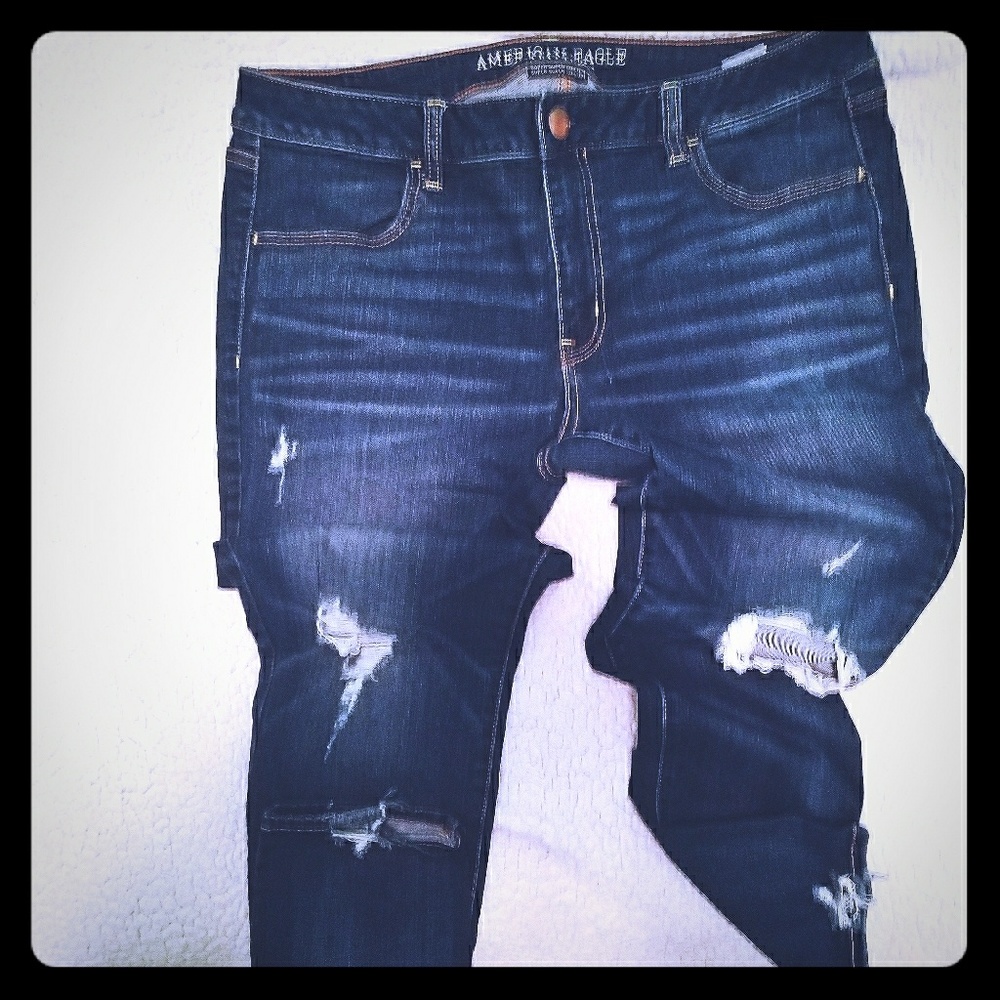 AEO American Eagle size 16 distressed skinnyz
